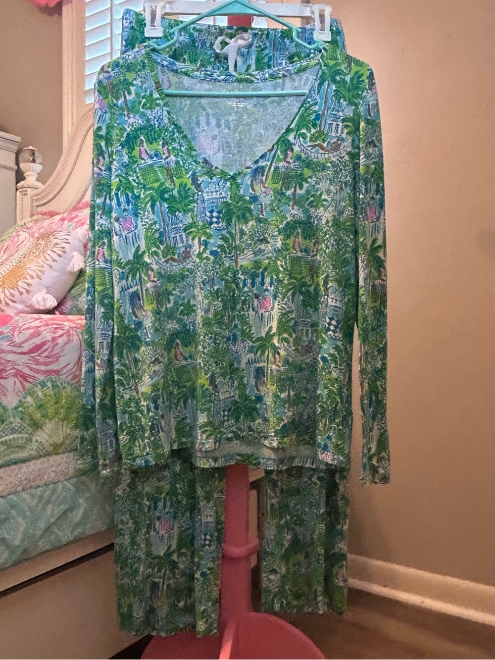 Women’s Lilly Pulitzer Pajama set, Size Small - Picture 2 of 16